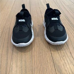 Nike Flex Runner 2 Toddler Boy Slip On Sneaker